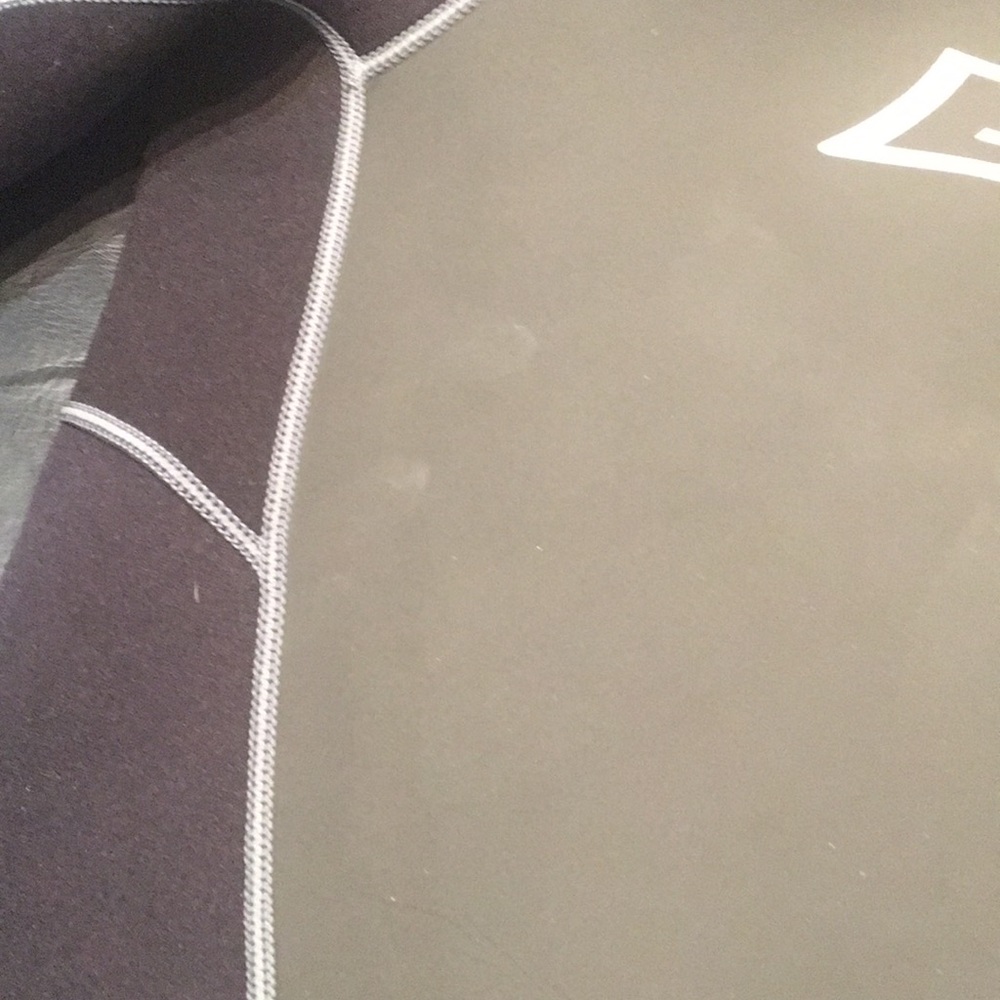 Wetsuit - Picture 3 of 8